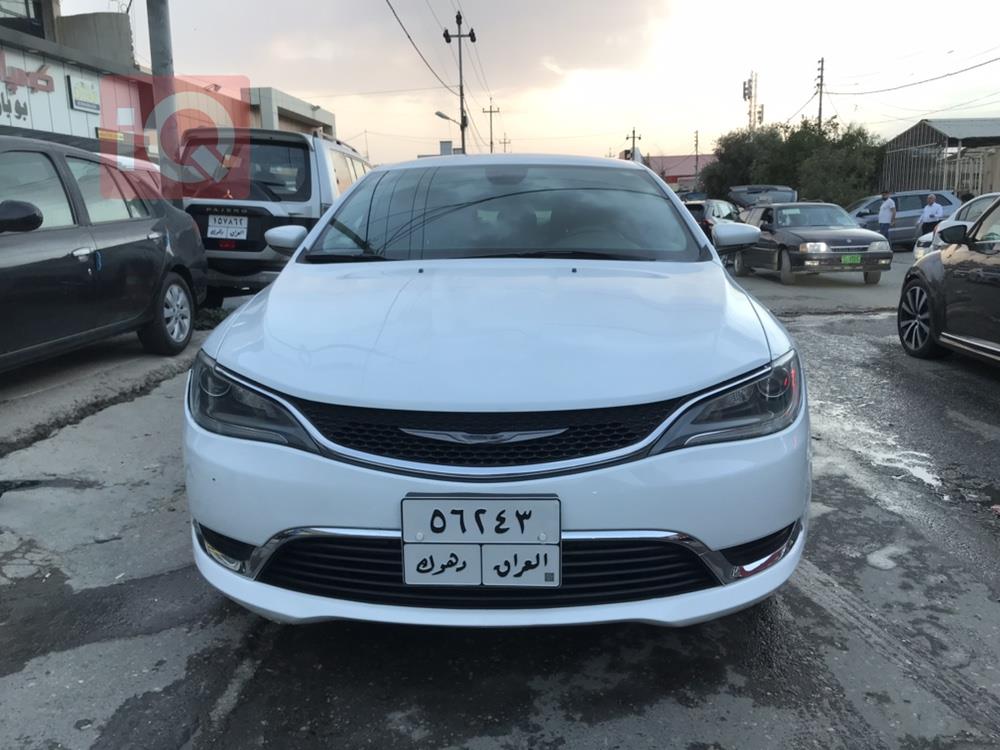 كرايسلر 200